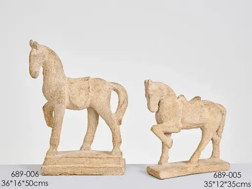 [9114-689-005] Figura caballo Jerez 35 cm